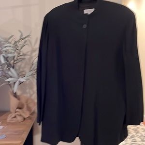 TOMOTSU VTG SIZE 1X Black Blazer, mandarin collar, top and then covered buttons